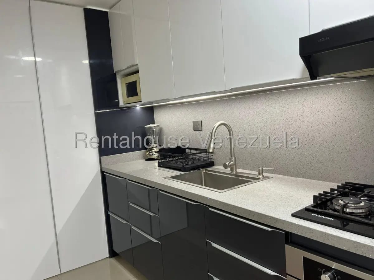 Excelente Apartamento En Venta Lomas del Ávila, Caracas - 5
