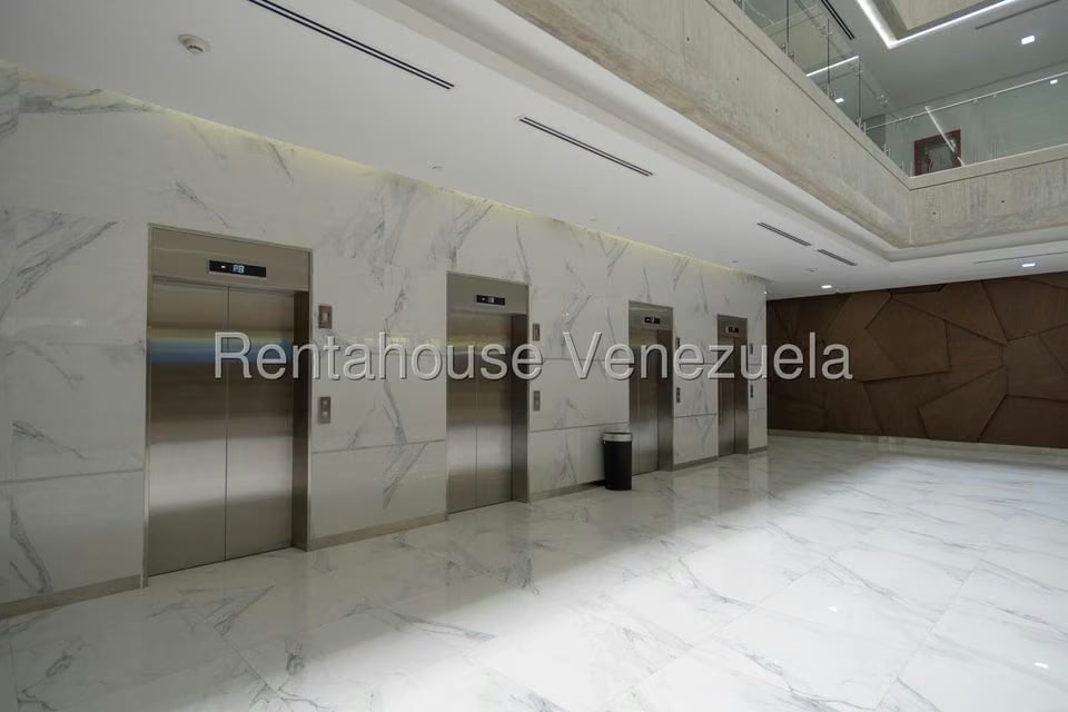Comercial (Oficina) en Alquiler en Los Naranjos del Cafetal, Distrito Metropolitano - 4