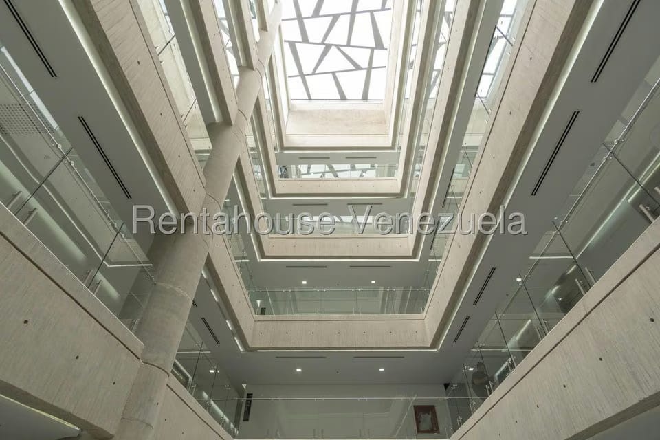 Comercial (Oficina) en Alquiler en Los Naranjos del Cafetal, Distrito Metropolitano - 5