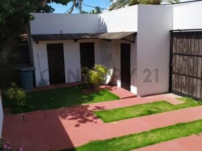 Edificio Tacamajaca Ubicado en Playa el Yaque. se venden por separado - 2