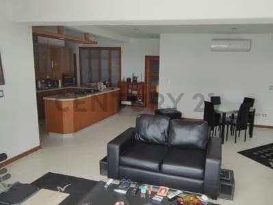 Edificio Tacamajaca Ubicado en Playa el Yaque. se venden por separado - 10