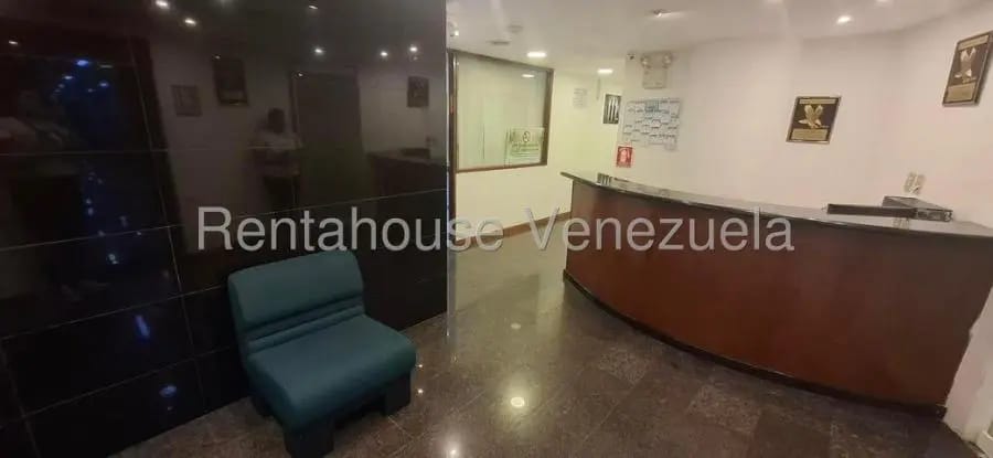 Oficina en Alquiler en El Rosal Caracas - 11