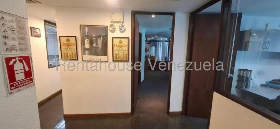 Oficina en Alquiler en El Rosal Caracas - 8