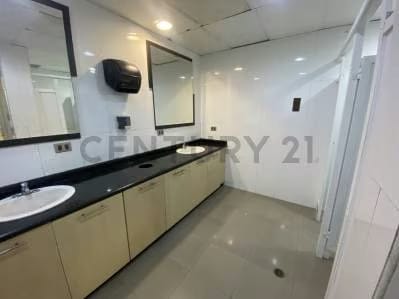 Edificio Premiun Motors Concesionario en Venta, Maracaibo - 9