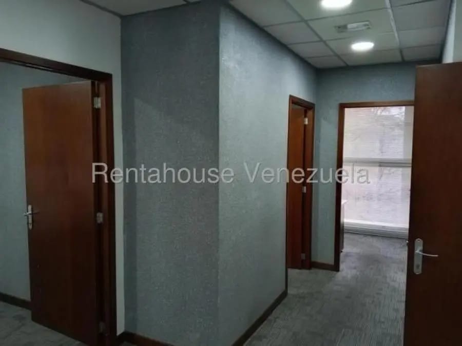 Oficina en Alquiler en El Rosal Caracas - 4