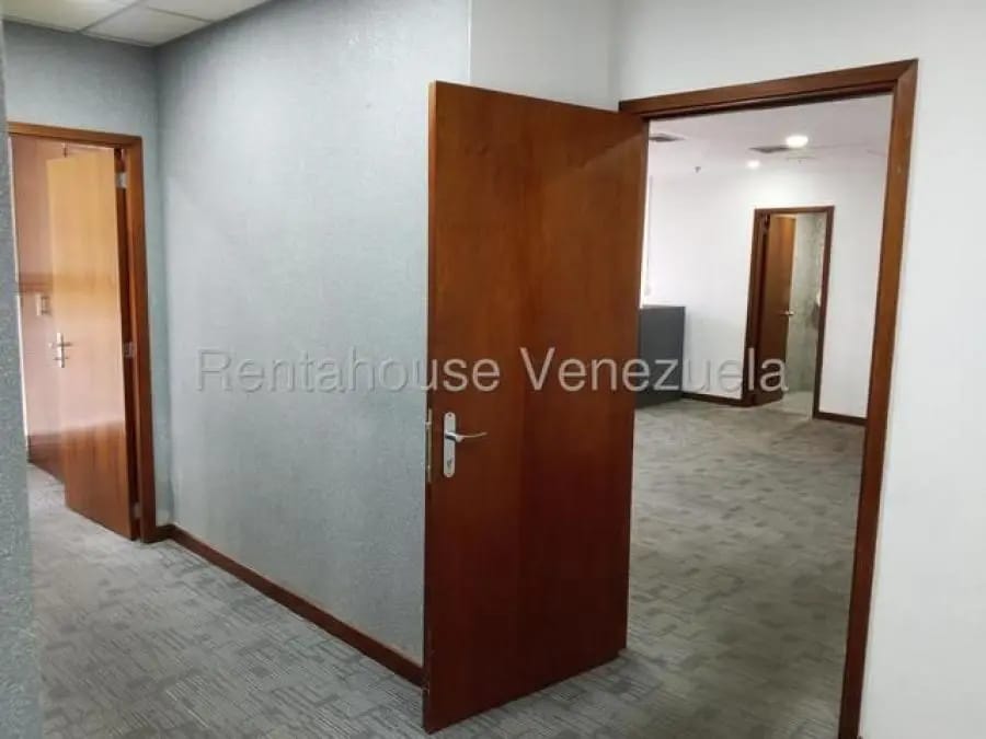 Oficina en Alquiler en El Rosal Caracas - 5