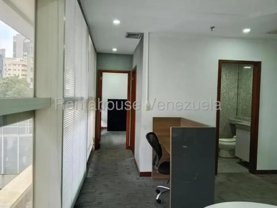 Oficina en Alquiler en El Rosal Caracas - 6