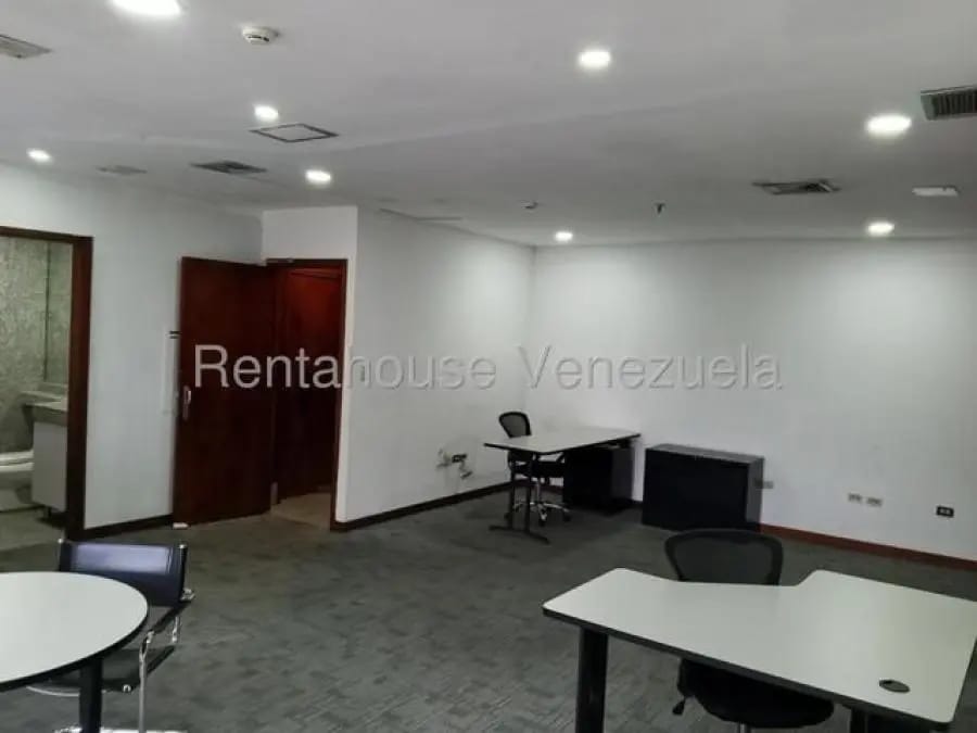 Oficina en Alquiler en El Rosal Caracas - 8