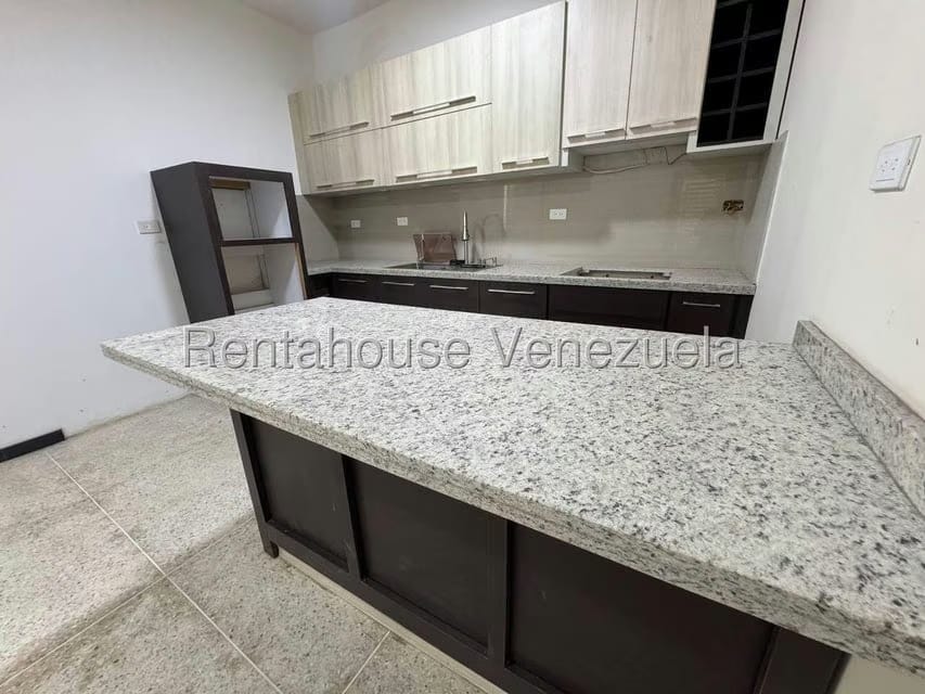 Townhouse (1 Nivel) en Venta en Avenida Intercomunal, Zulia - 3