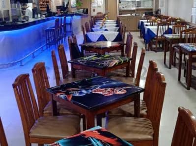 SE VENDE LOCAL Y FONDOS DE COMERCIO