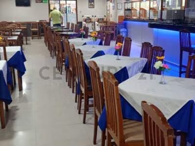 SE VENDE LOCAL Y FONDOS DE COMERCIO - 3