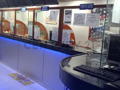 SE VENDE LOCAL Y FONDOS DE COMERCIO - 5