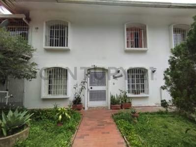 Vendo casa en La Av Tamanaco de Macaracuay con excelente vista al Avila