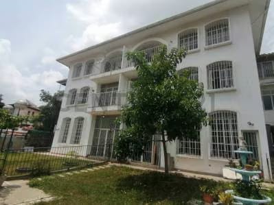 Vendo casa en La Av Tamanaco de Macaracuay con excelente vista al Avila - 2