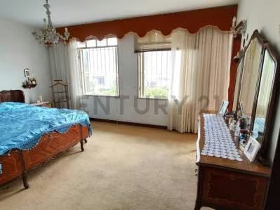 Vendo casa en La Av Tamanaco de Macaracuay con excelente vista al Avila - 9