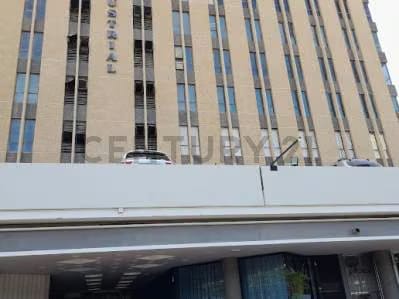 Se alquila oficina amoblada Edif. Banco Industrial. Av. 5 de Julio. Maracaibo