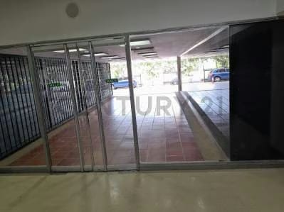 Se alquila oficina amoblada Edif. Banco Industrial. Av. 5 de Julio. Maracaibo - 3