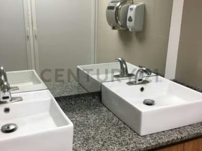 Se alquila oficina amoblada Edif. Banco Industrial. Av. 5 de Julio. Maracaibo - 9