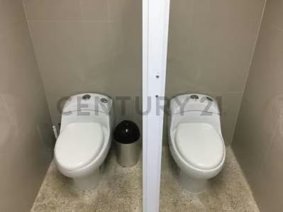 Se alquila oficina amoblada Edif. Banco Industrial. Av. 5 de Julio. Maracaibo - 10