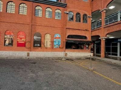 Ofrece Traspaso Maxi Pizza ubicado en la feria de comida del CC Anaco Center..