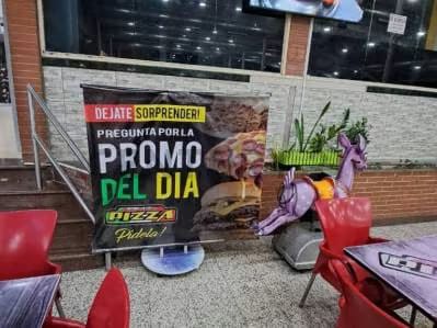 Ofrece Traspaso Maxi Pizza ubicado en la feria de comida del CC Anaco Center.. - 6