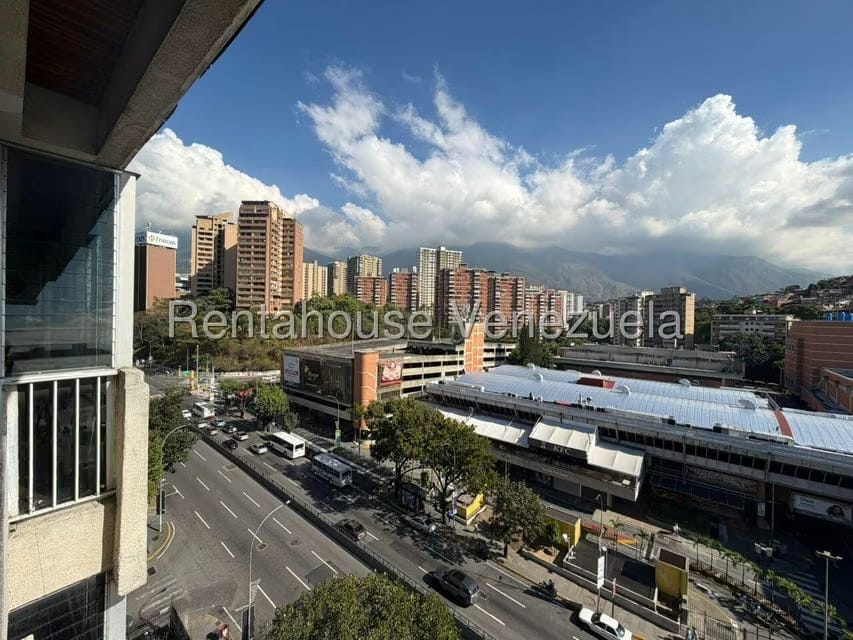 Apartamento (1 Nivel) en Venta en El Marques, Distrito Metropolitano - 11