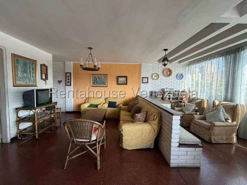 Apartamento (1 Nivel) en Venta en El Marques, Distrito Metropolitano - 4