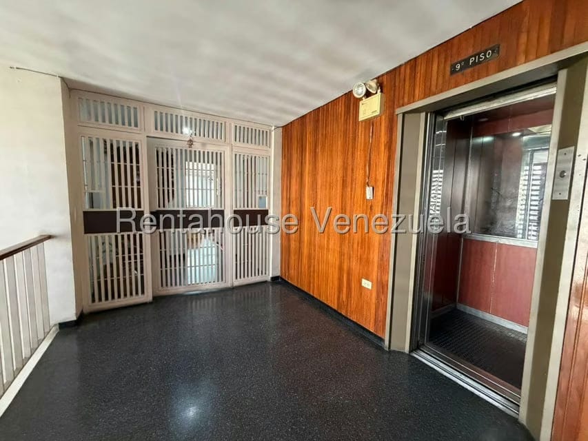 Apartamento (1 Nivel) en Venta en El Marques, Distrito Metropolitano - 8