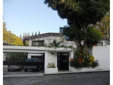 Vendo bonita casa en Lomas del Halcón