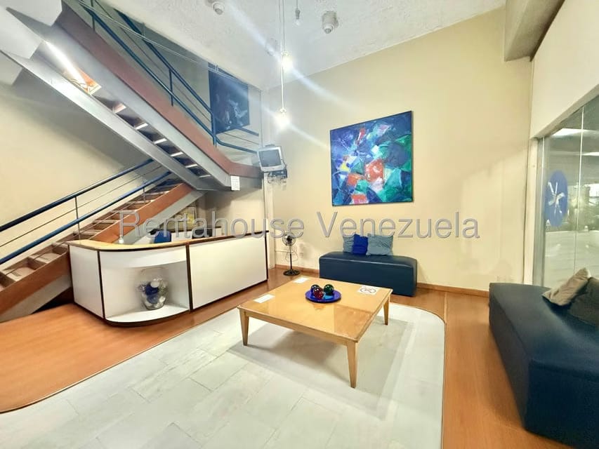 Comercial (Local Comercial) en Alquiler en Santa Paula, Distrito Metropolitano