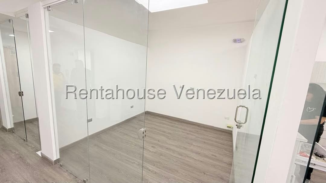 Comercial (Oficina) en Alquiler en Los Cortijos de Lourdes, Distrito Metropolitano - 4