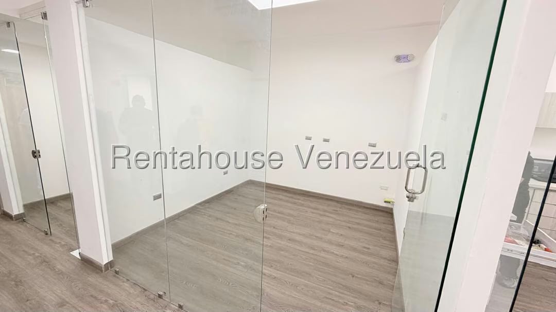 Comercial (Oficina) en Alquiler en Los Cortijos de Lourdes, Distrito Metropolitano - 5