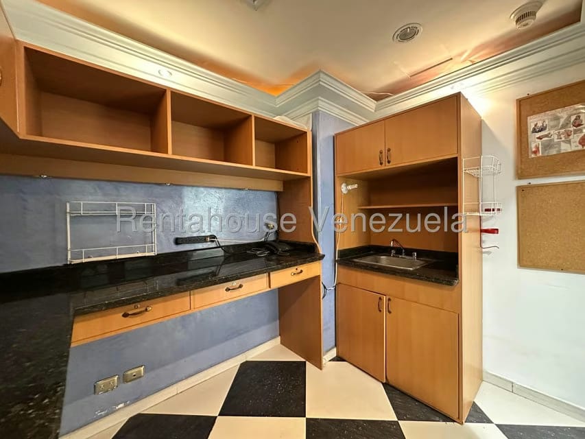 Comercial (Consultorio Medico) en Alquiler en Calicanto, Aragua - 16