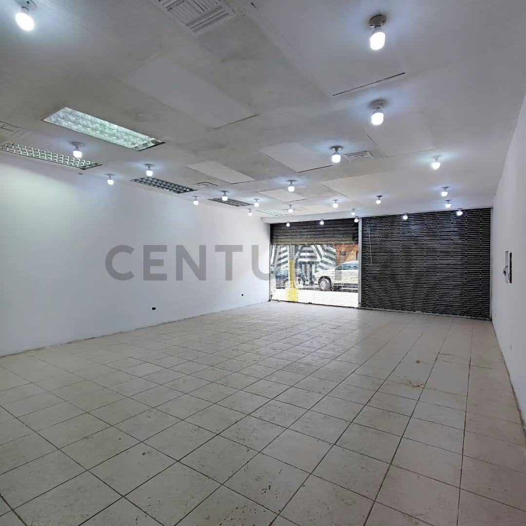 Local Comercial con ubicación estratégica Calle Honduras de Puerto La Cruz - 2