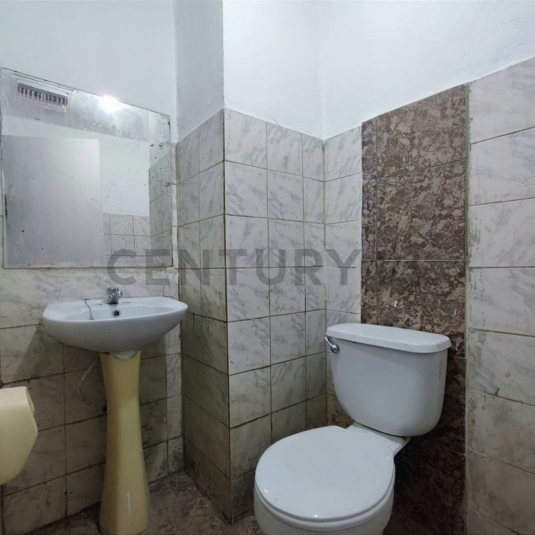 Local Comercial con ubicación estratégica Calle Honduras de Puerto La Cruz - 9