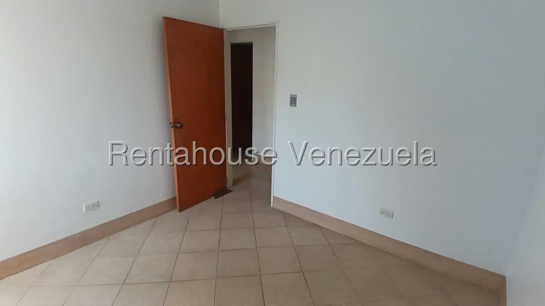 Apartamento (1 Nivel) en Venta en Sector Sucua, Miranda - 11