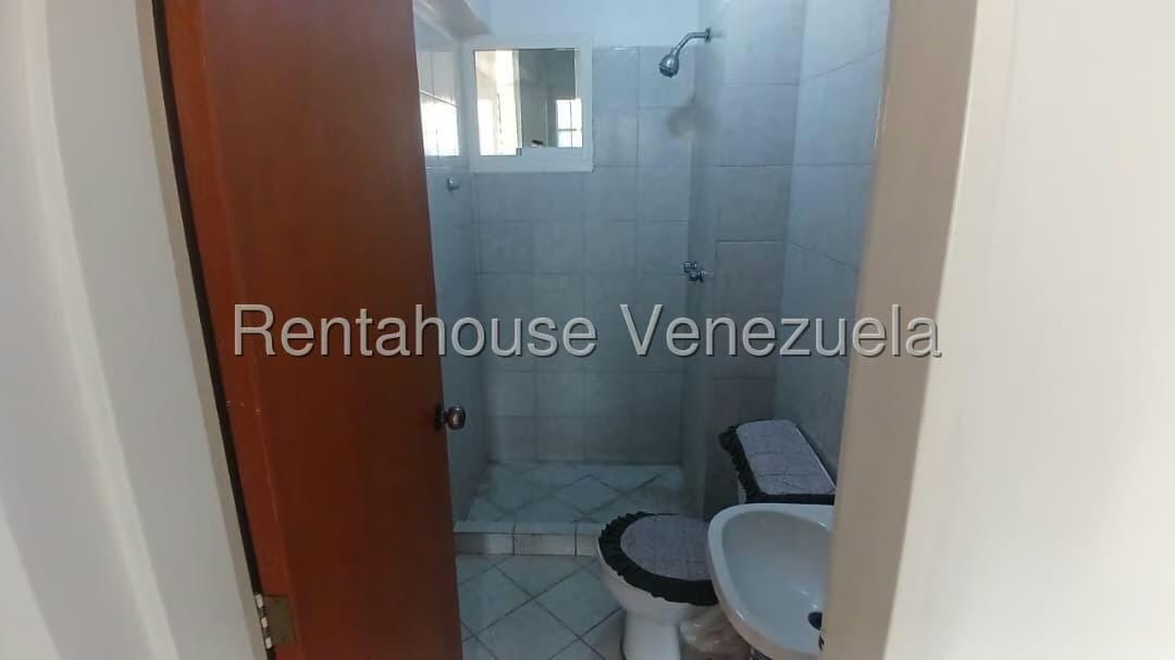 Apartamento (1 Nivel) en Venta en Sector Sucua, Miranda - 16
