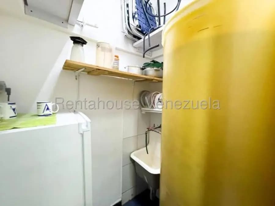 Oficina en Venta en el rosal Caracas - 2