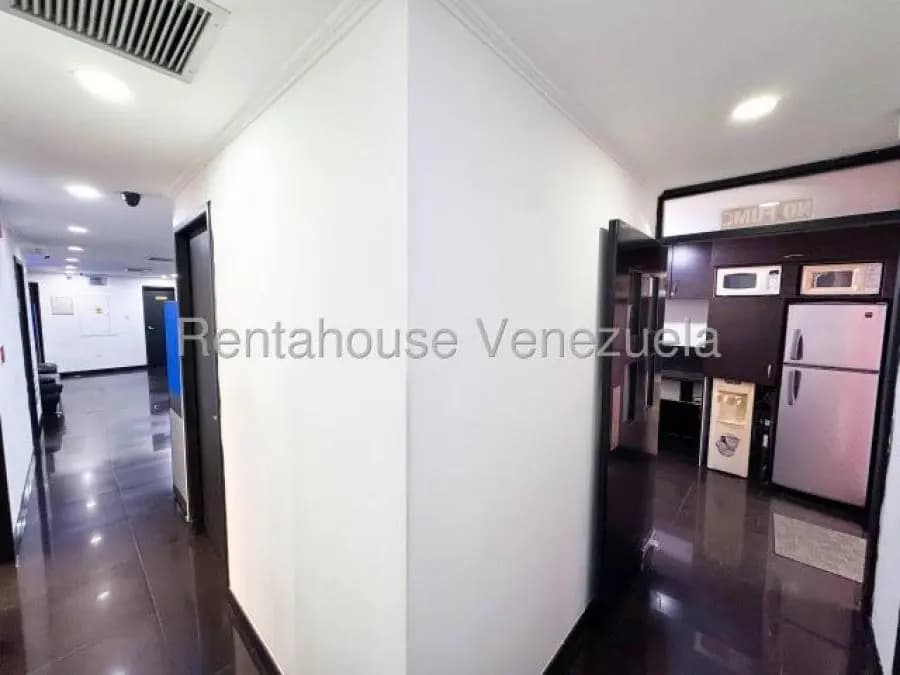 Oficina en Venta en el rosal Caracas - 6