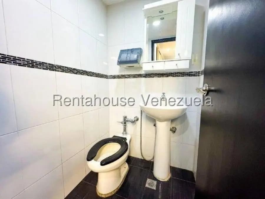 Oficina en Venta en el rosal Caracas - 7