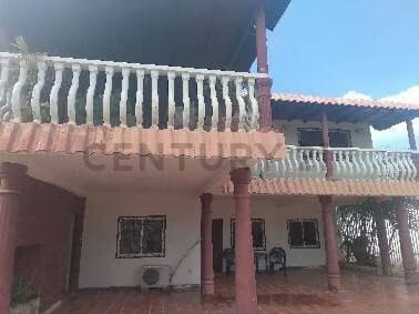 Casa quinta con Galpones en la h con guabina - 2