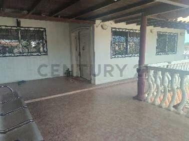 Casa quinta con Galpones en la h con guabina - 4