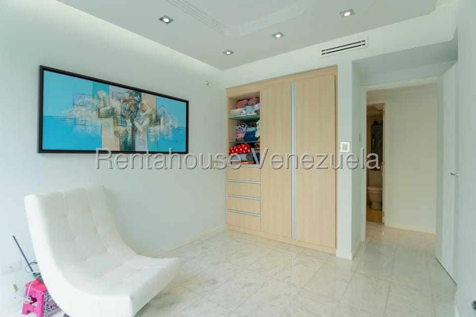 Apartamento (1 Nivel) en Alquiler en El Rosal, Distrito Metropolitano - 14
