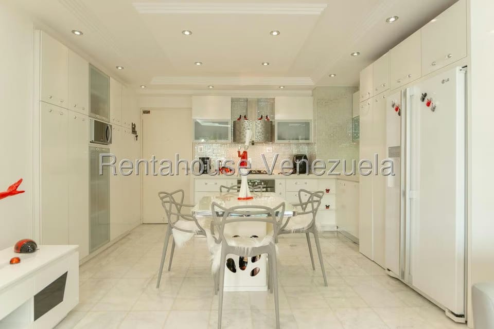 Apartamento (1 Nivel) en Alquiler en El Rosal, Distrito Metropolitano - 19