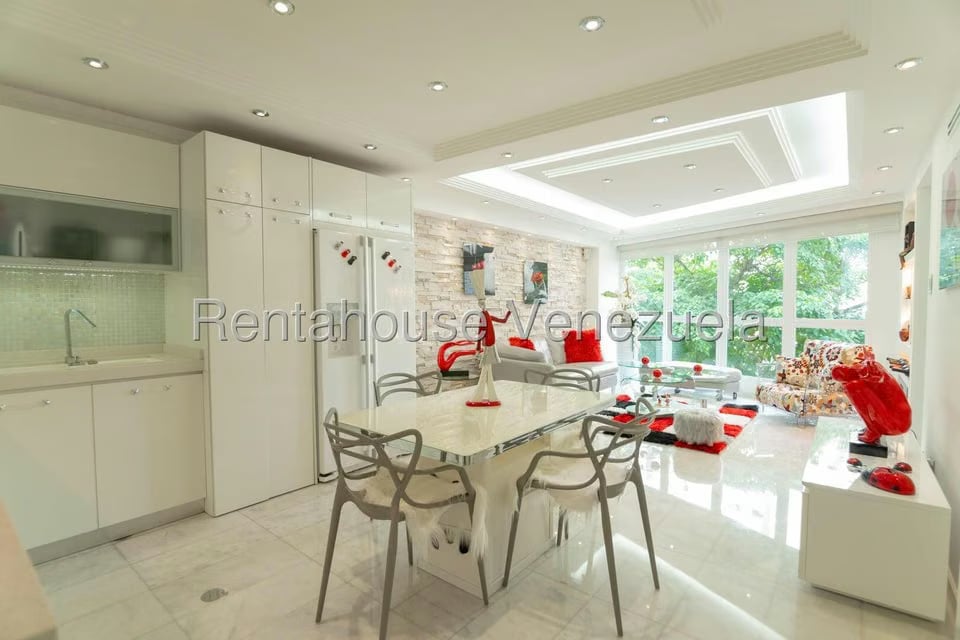 Apartamento (1 Nivel) en Alquiler en El Rosal, Distrito Metropolitano - 22