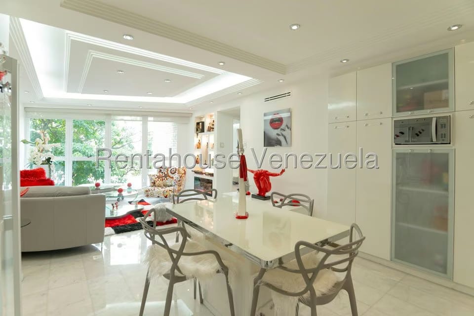 Apartamento (1 Nivel) en Alquiler en El Rosal, Distrito Metropolitano - 23