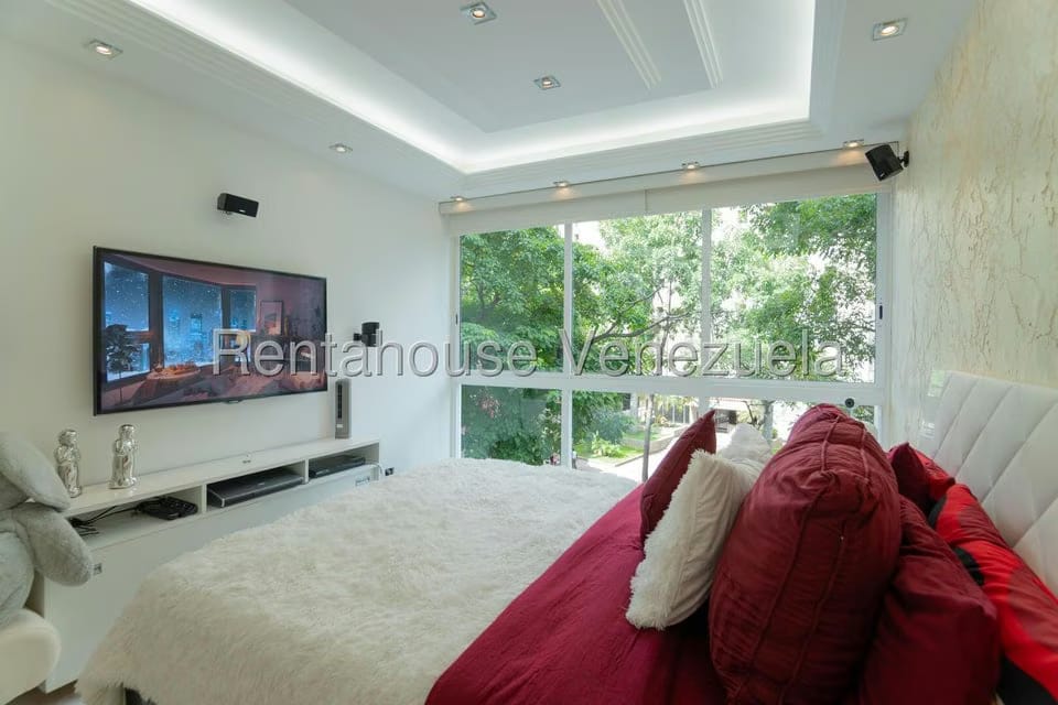 Apartamento (1 Nivel) en Alquiler en El Rosal, Distrito Metropolitano - 4