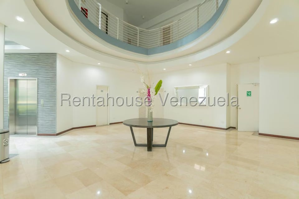 Apartamento (1 Nivel) en Alquiler en El Rosal, Distrito Metropolitano - 31