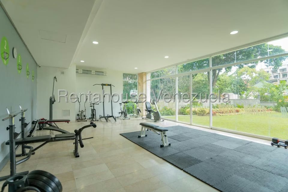 Apartamento (1 Nivel) en Alquiler en El Rosal, Distrito Metropolitano - 34