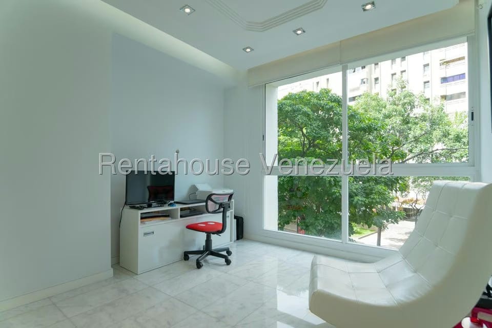 Apartamento (1 Nivel) en Alquiler en El Rosal, Distrito Metropolitano - 9